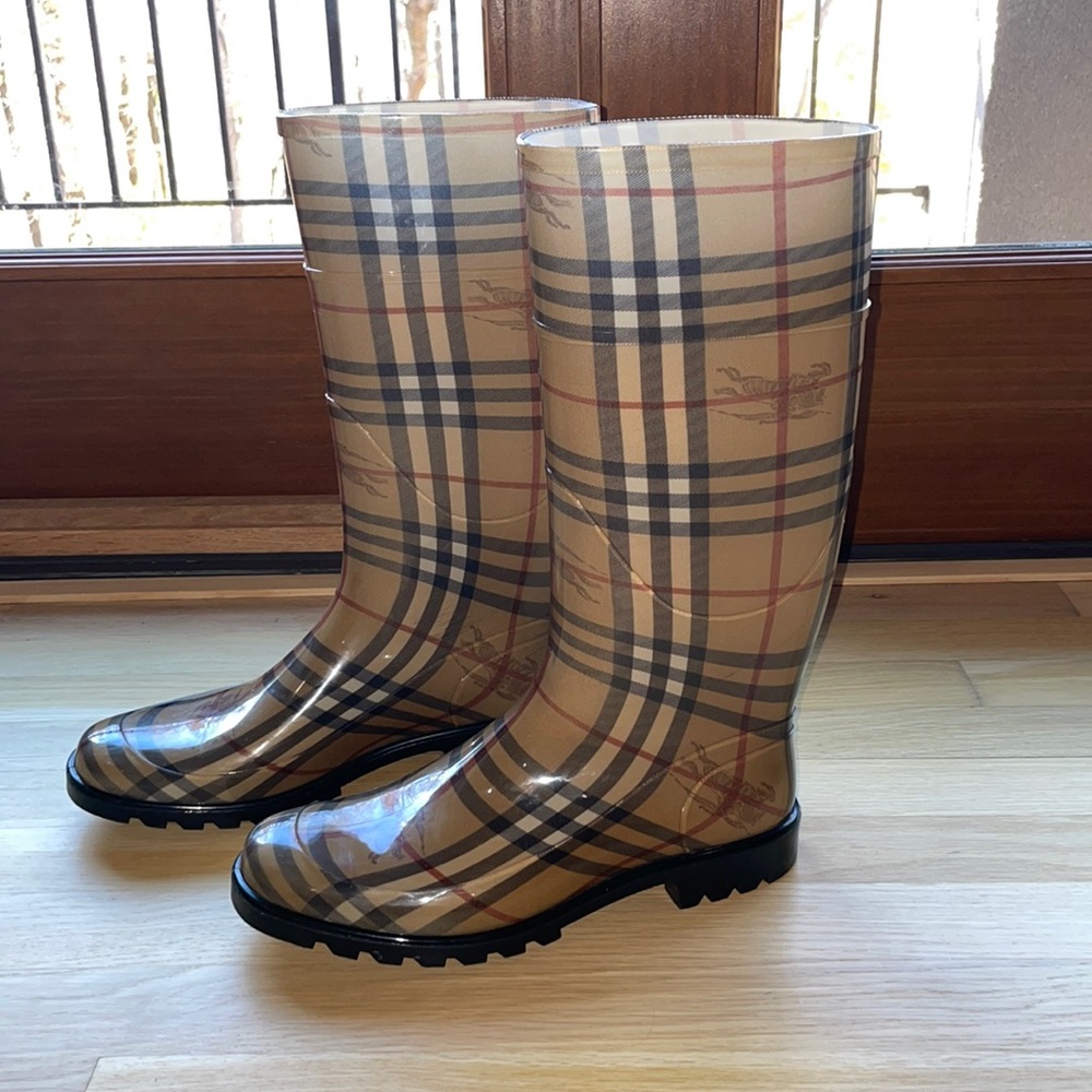 Authentic Burberry Rainboots